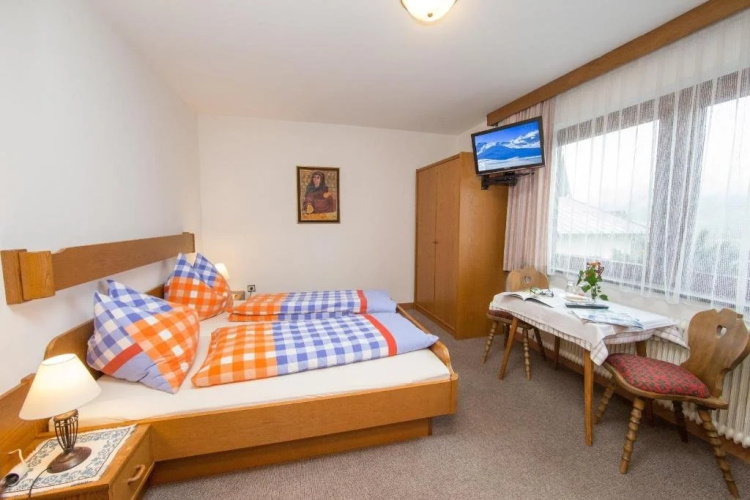 Hölzl Bed & Breakfast