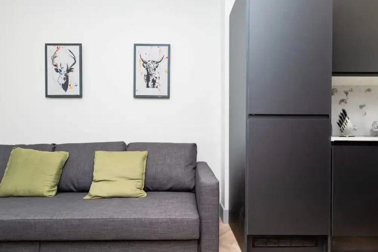 1 Bedroom Apartment-free Parking