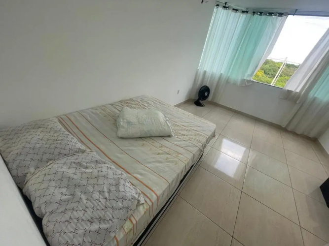 Casa Duplex 2 quartos com amplo quintal