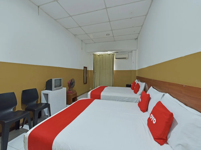OYO 90794 Maple Hotel