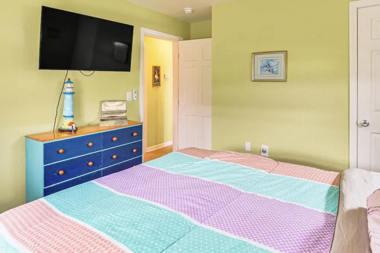 < 1/2 Mi to Beach Access + Pier: OBX Getaway