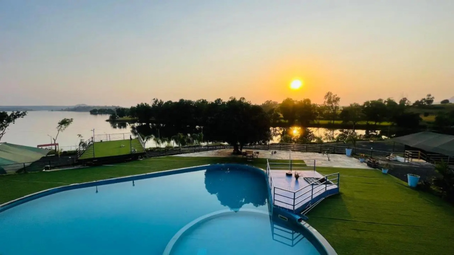 Amigos Lake Resort