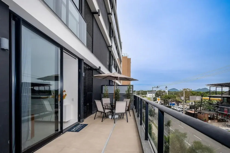 Apartment With/pool in Jurere Internacional Epc204