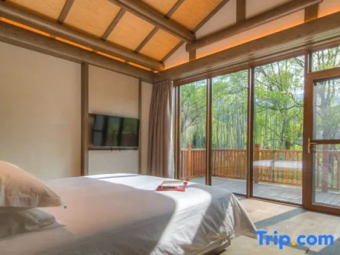 Double Suite with water view