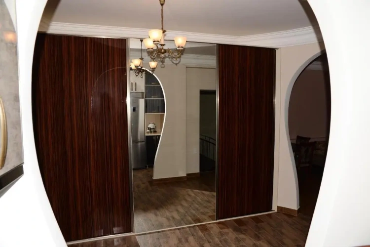 3 Bedrooms Apartment