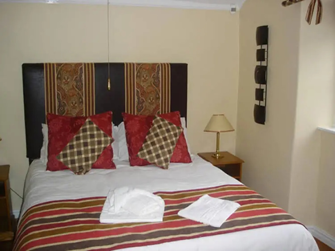 Old Hall Accommodation - Guest House