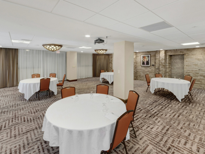 Hilton Garden Inn Milwaukee Downtown photo 28