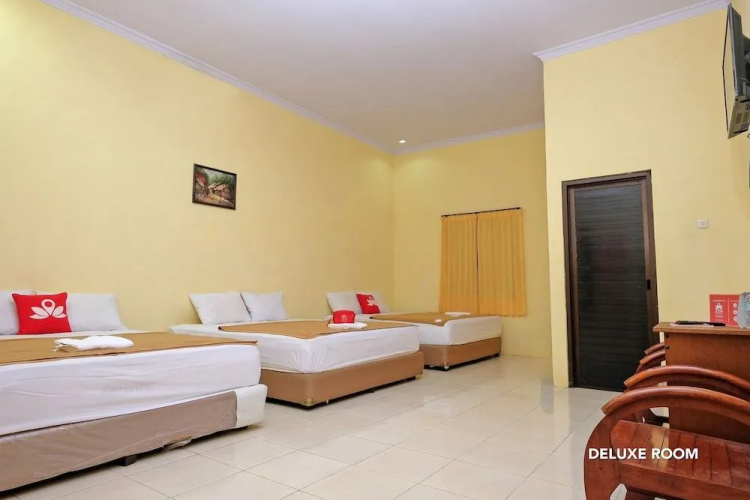 ZEN Rooms B Walk Batu