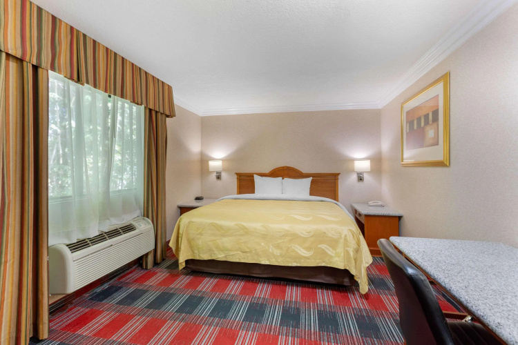 Quality Inn & Suites Oceanside near Camp Pendleton