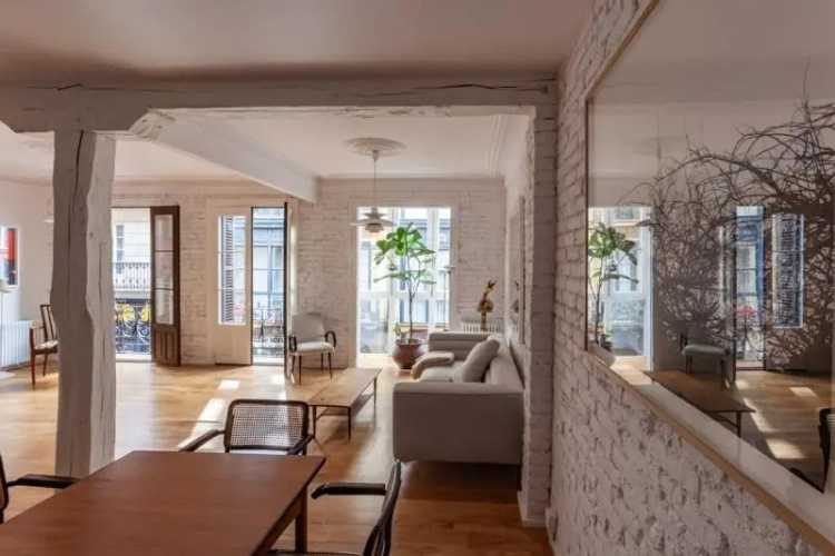 Beautiful new apartment in town centre
