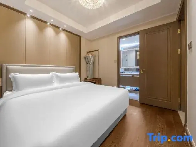 2 Bedrooms Executive Suite with balcony