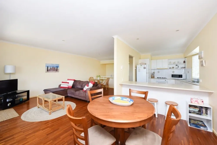 2 Bedrooms Villa with balcony