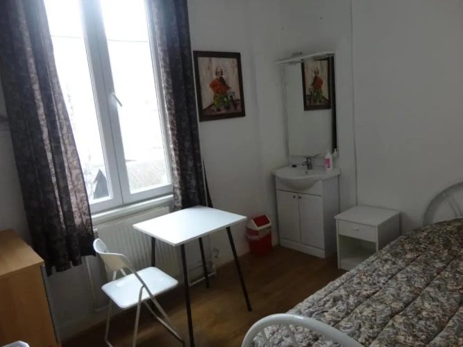 Standard Triple room
