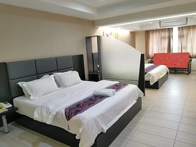 Deluxe Family Suite