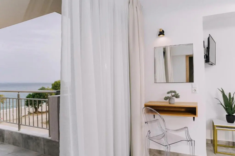 BLUE STONE Luxury Suites