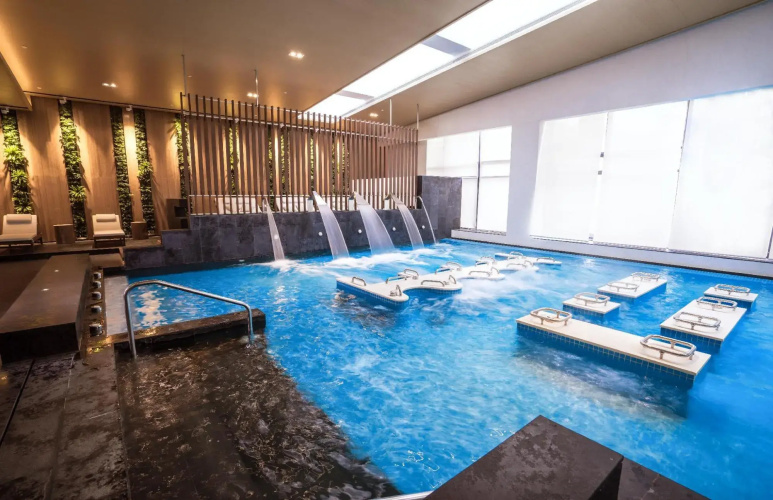 Minggu Spa & Club