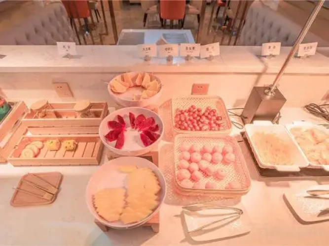 Wanda Yue, Luzhou Bubugao Square