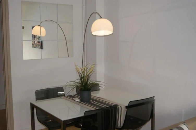 Vinyet Sunshine 2 Bed 2 Bath Steps From the Beach