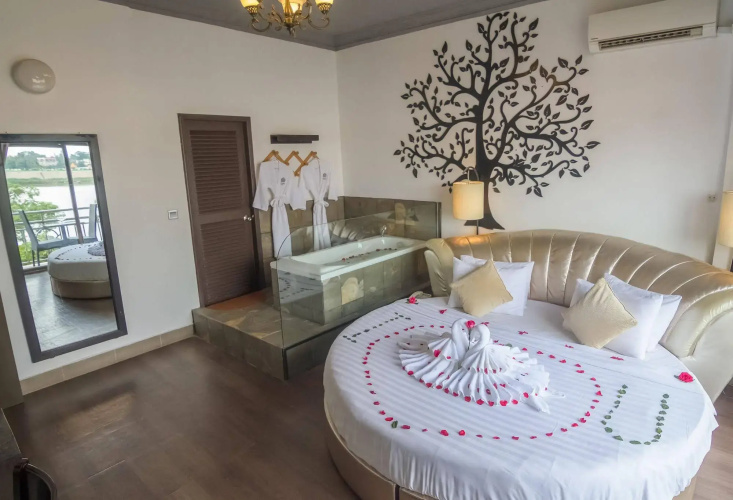 Adore Hotel