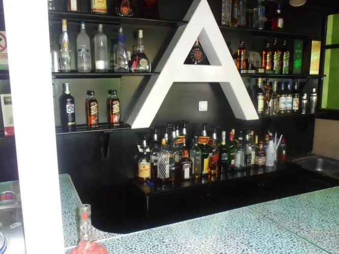 Adot Tina Hotel