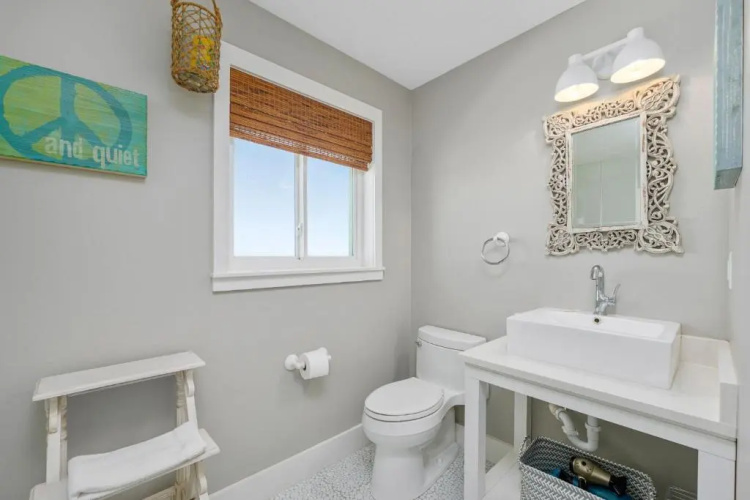 Ocean Shore by Distinctive Beach Rentals