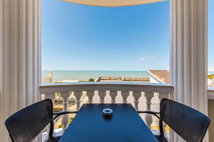 Sea Le Vie Hotel 2