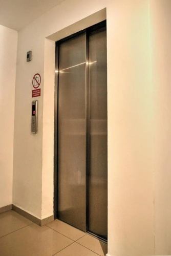 Dpto entero, 2do piso, ascensor, jacuzzi y cochera
