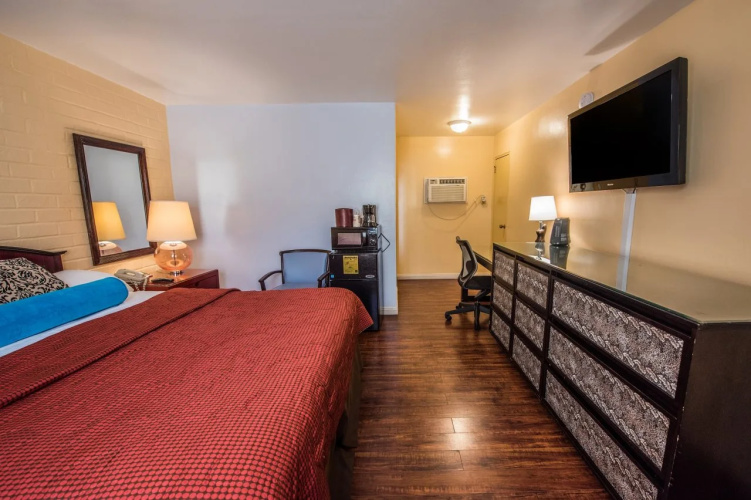 Hollywood Downtowner Inn