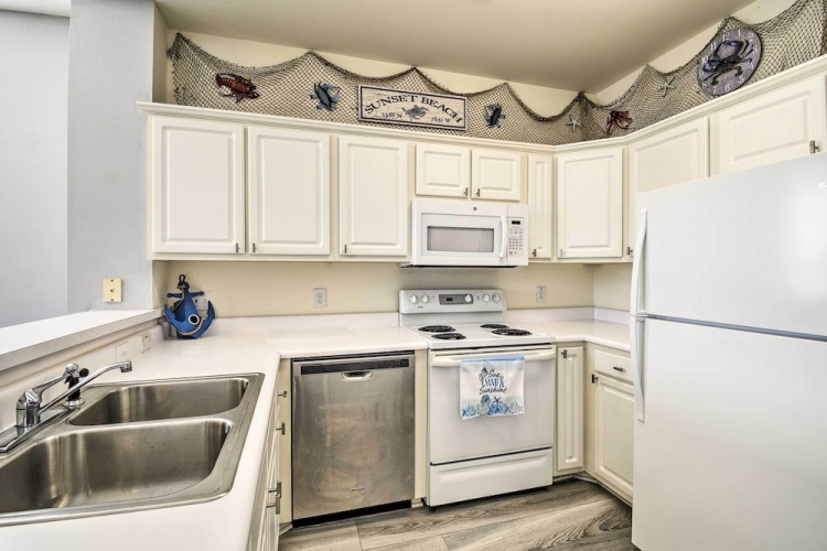 Sunset Beach Resort Condo in Golf Community!