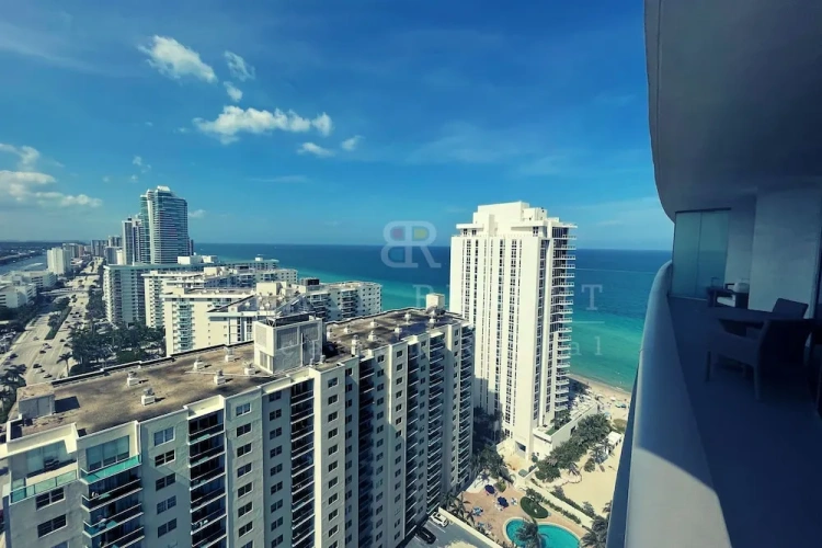 1 Bedroom Apartment with partial sea view