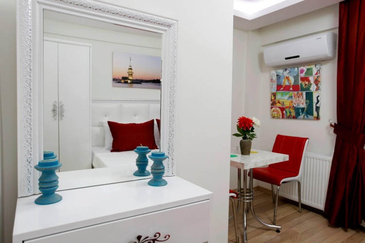 2 Bedrooms Apartment