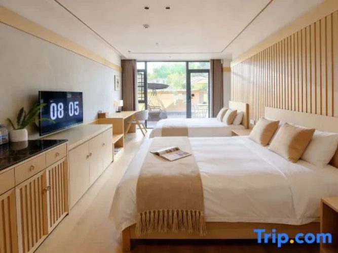Deluxe Family Suite