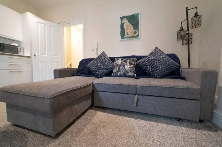 Three Bed Apt Beach View Brighton by Sojo Stay