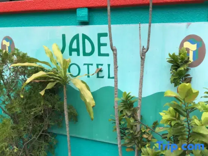 Jade Hotel