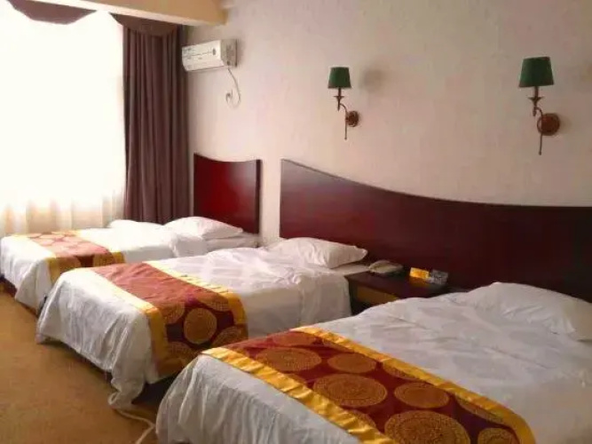 Pu'er Tianyi Hotel