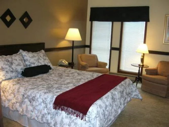 Grey Bonnet Inn