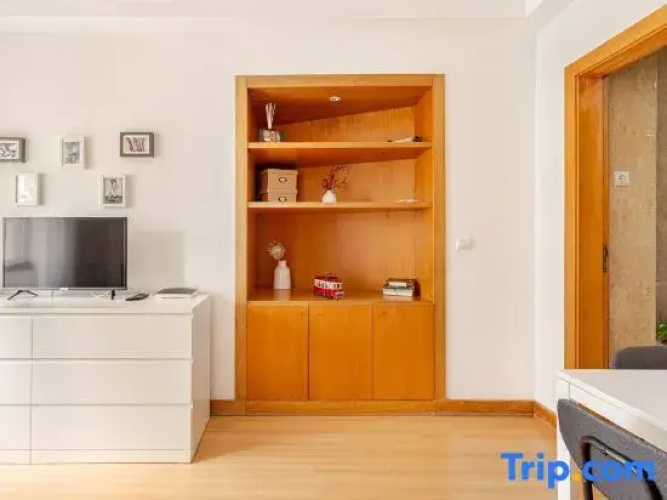 Top Location Beautiful Apartment!