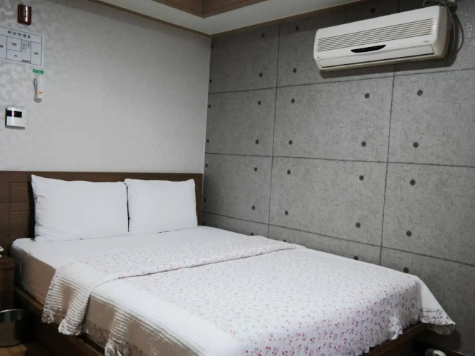 Rich Hotel
