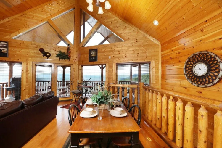 Up Up and Away 2 Br cabin by RedAwning