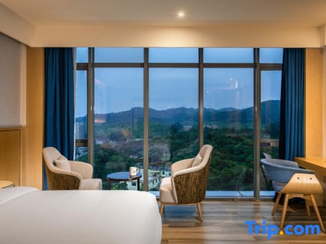 Standard Twin room with mountain view