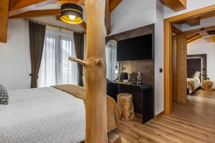 Deluxe Family Suite