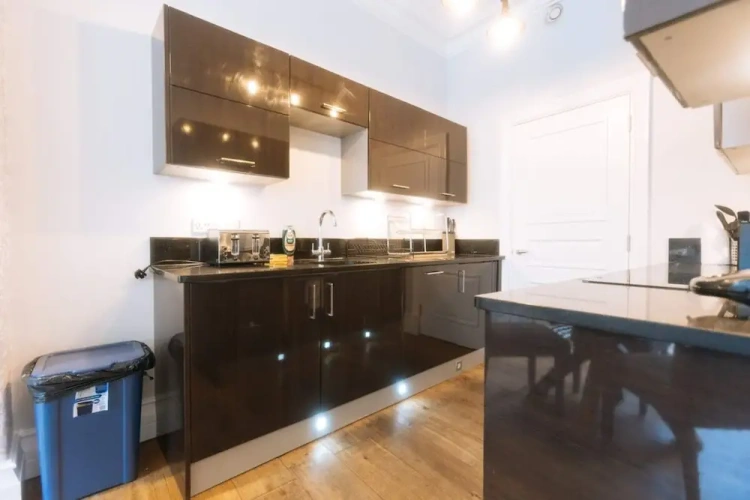 Quadruple Apartment