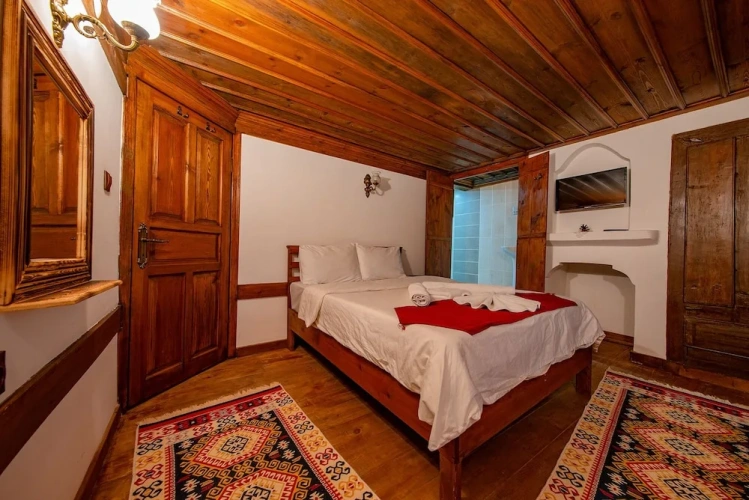 Standard Double room with city view