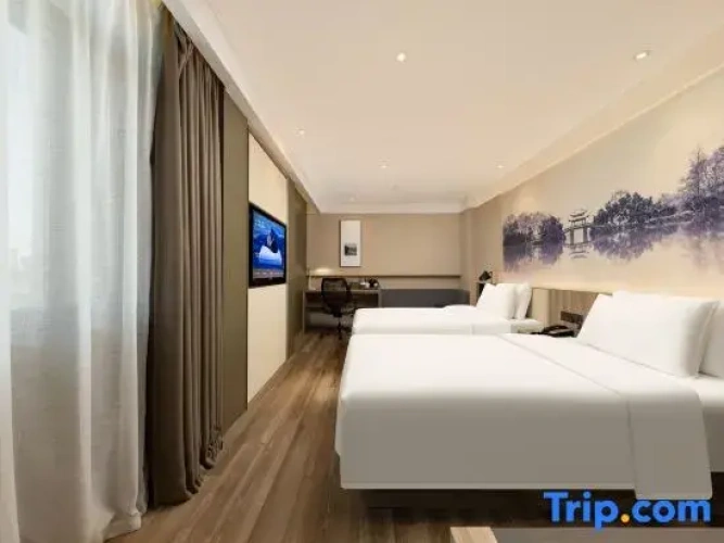 Superior Double room with street view
