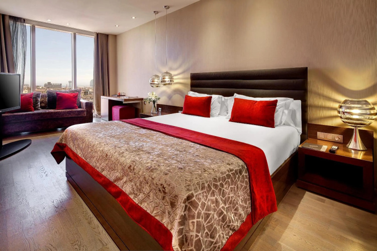Olivia Plaza Hotel