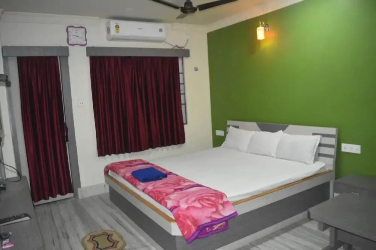Hotel Mamoni Group