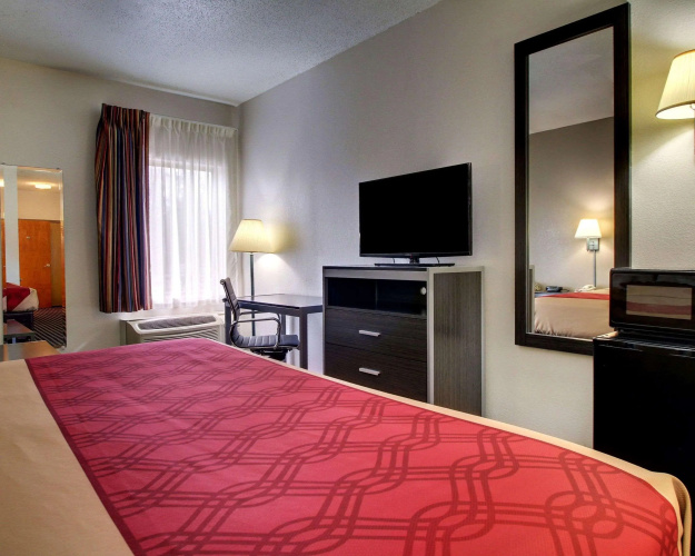 Econo Lodge Inn & Suites Diamondhead