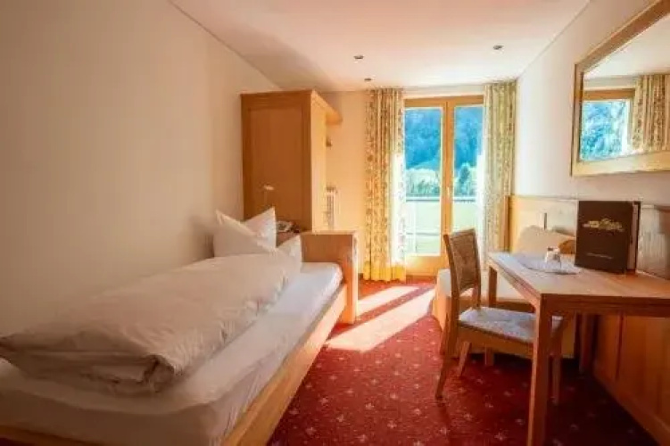 Hotel Gasthof KREUZ