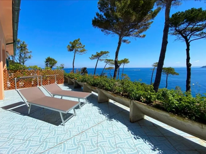1 Bedroom Apartment with sea view