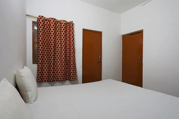 Hotel Black by OYO Rooms